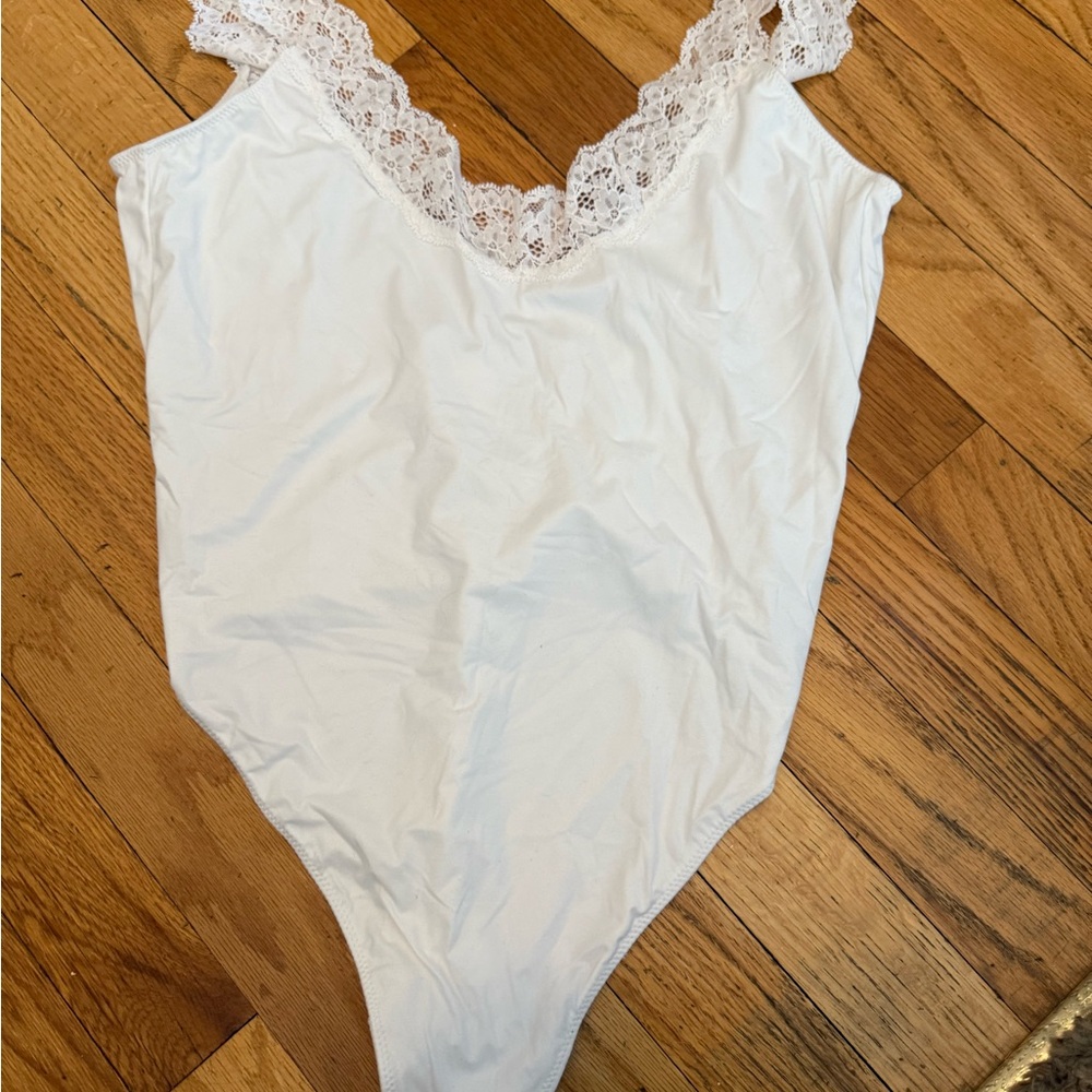 NWT Victoria's Secret White Lace Bodysuit‎